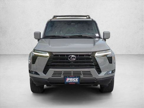 Used 2024 Lexus GX 550 w/ Accessory Package (2T) AWD/4WD image 2