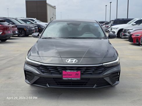 Certified 2025 Hyundai Elantra Sport FWD image 4