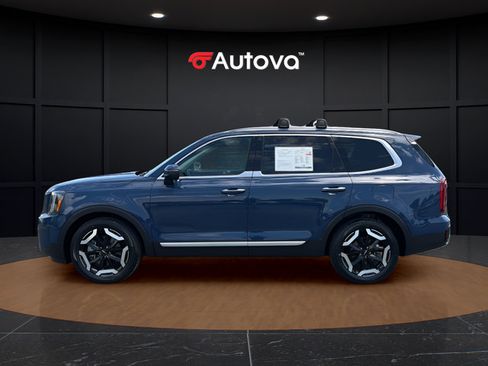 Used 2025 Kia Telluride S AWD/4WD image 2