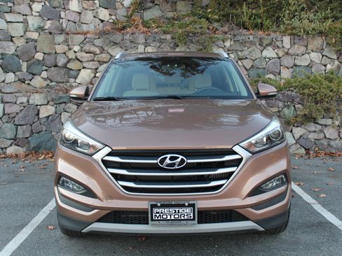 Used 2017 Hyundai Tucson Sport image 3