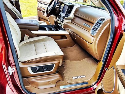 Used 2019 RAM 1500 Laramie image 15