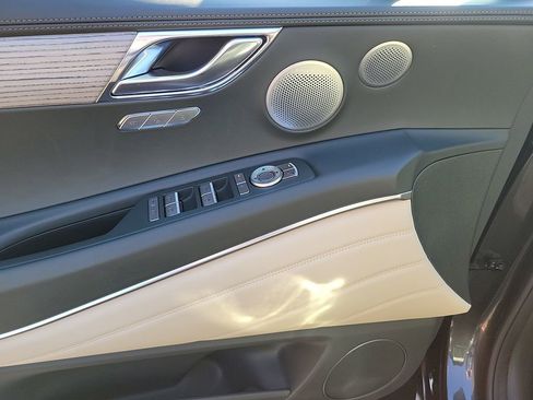 Used 2025 Genesis GV80 2.5T Advanced image 15