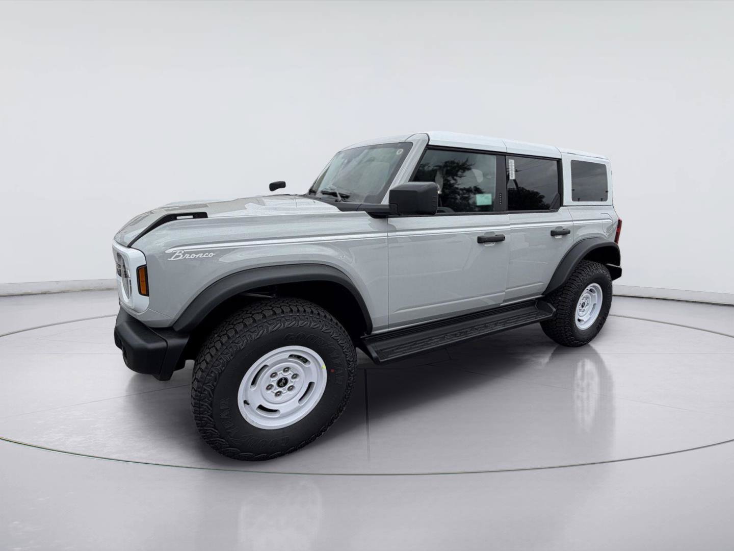 New 2026 Ford Bronco Heritage Edition AWD/4WD image 2