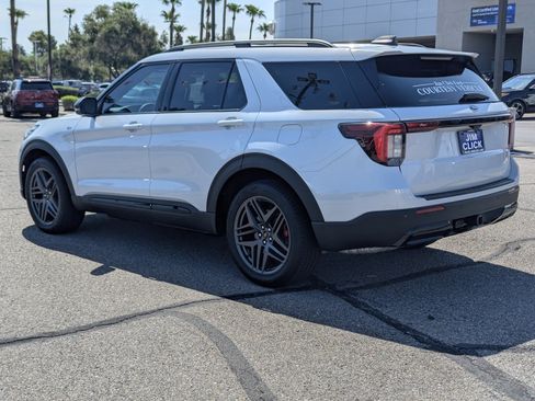 New 2026 Ford Explorer ST-Line w/ ST-Line Street Pack RWD image 4