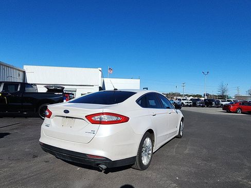Used 2015 Ford Fusion Energi SE image 5