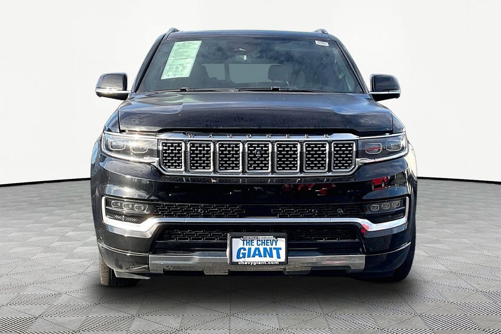 Used 2023 Jeep Grand Wagoneer L Series III AWD/4WD image 2