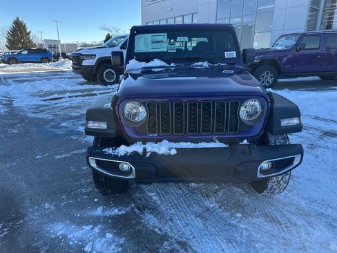 New 2026 Jeep Gladiator Sport image 9