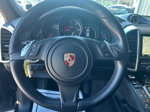 Used 2014 Porsche Cayenne Diesel AWD/4WD image 32