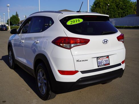 Used 2016 Hyundai Tucson SE w/ Option Group 02 FWD image 8