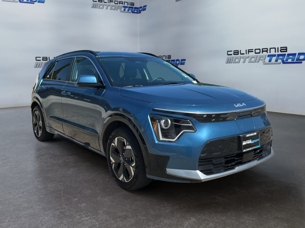 Used 2023 Kia Niro Wind w/ Wind Preserve Package FWD image 3