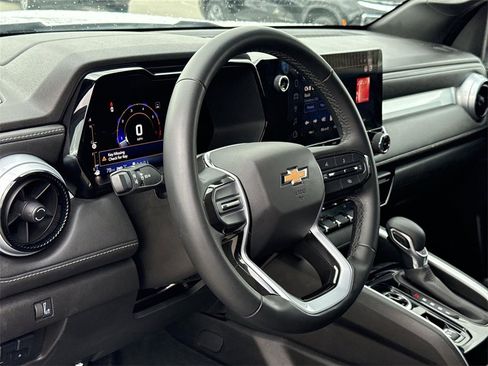 Used 2023 Chevrolet Colorado LT image 9