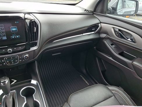 Used 2019 Chevrolet Traverse LT FWD image 17