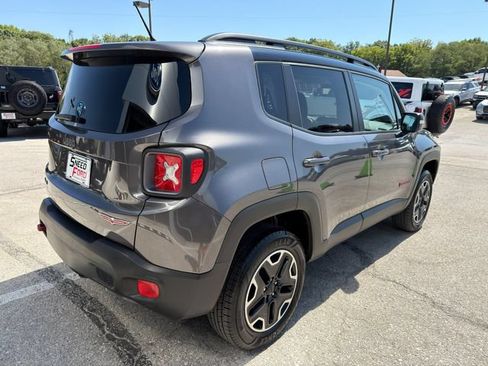 Used 2017 Jeep Renegade Trailhawk AWD/4WD image 7