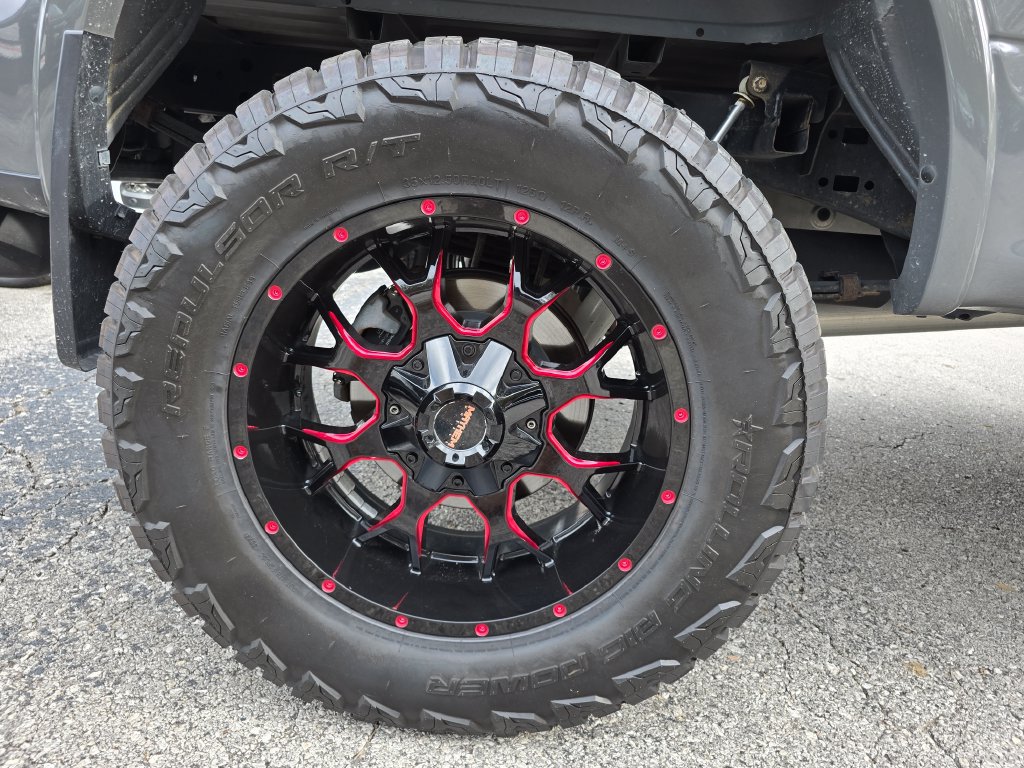 Used 2018 Ford F150 XLT w/ Equipment Group 302A Luxury AWD/4WD image 18