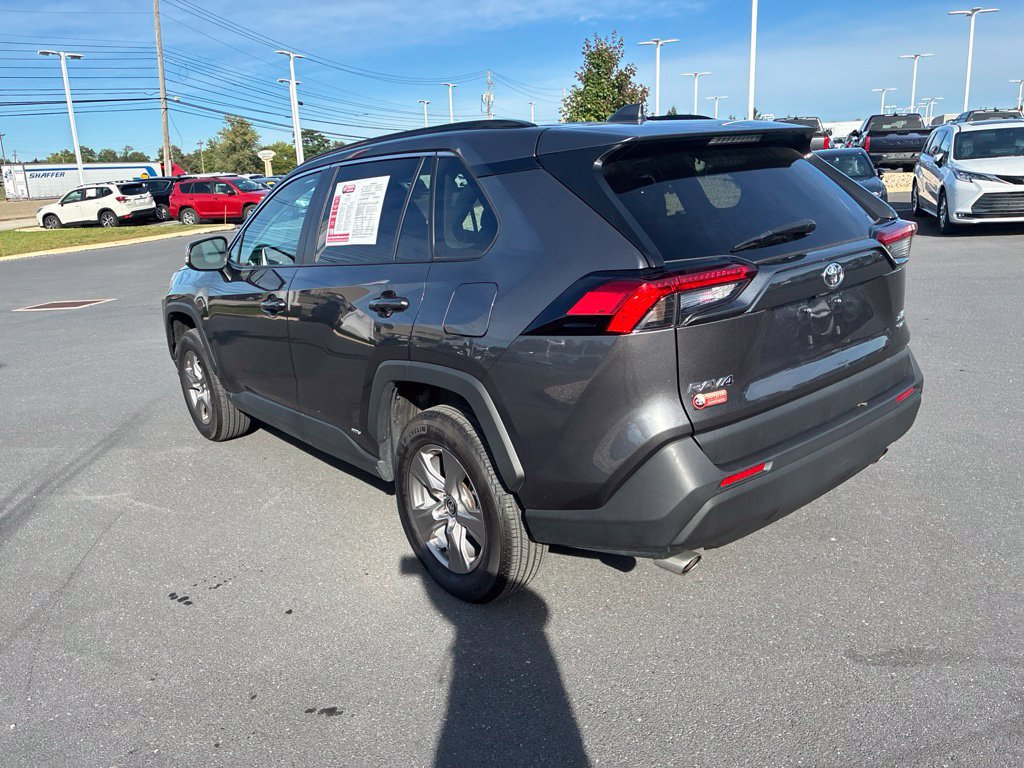 Used 2025 Toyota RAV4 XLE AWD/4WD image 11