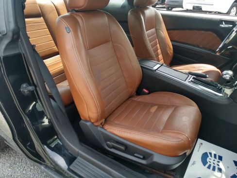 Used 2010 Ford Mustang Coupe image 21