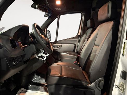Used 2020 Mercedes-Benz Sprinter 2500 image 9