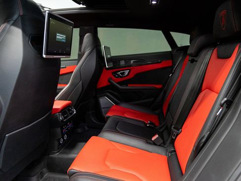 Used 2021 Lamborghini Urus image 34