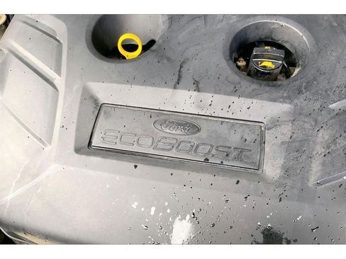 Used 2015 Ford Edge SE image 32