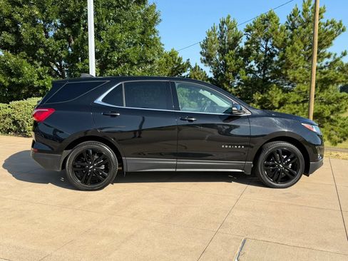 Used 2020 Chevrolet Equinox LT w/ Midnight Edition FWD image 7