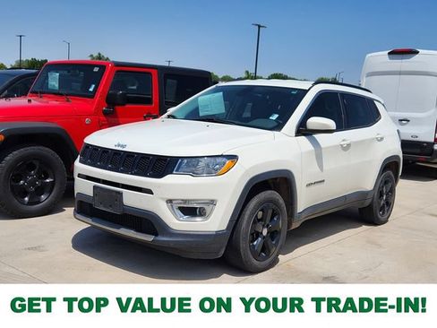 Used 2018 Jeep Compass Latitude w/ Popular Equipment Group AWD/4WD image 1
