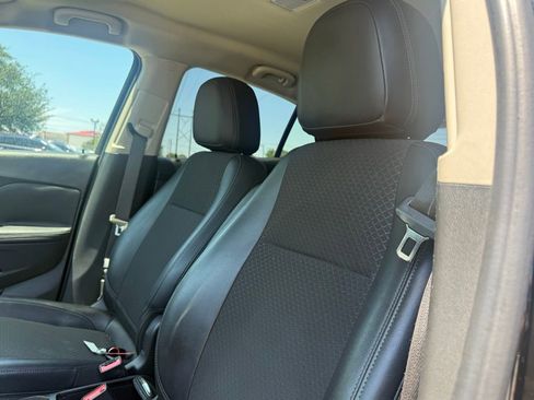Used 2021 Buick Encore Preferred w/ Safety Package FWD image 7