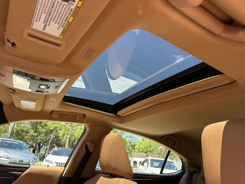 Used 2025 Lexus ES 350 w/ Premium Package FWD image 22