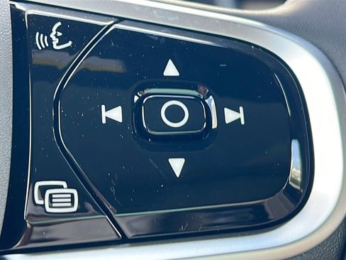 New 2026 Volvo XC90 B6 Plus w/ Protection Package Premier AWD/4WD image 21
