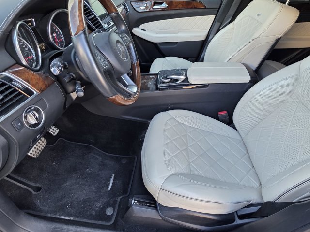 Used 2017 Mercedes-Benz GLE 400 4MATIC image 6