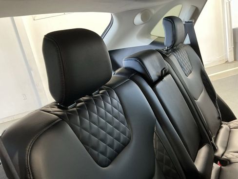 Used 2024 Ford Edge Titanium image 25