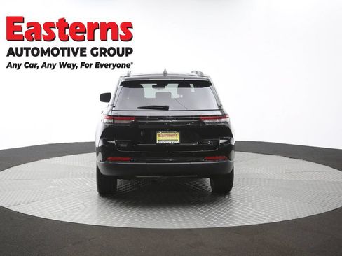 Used 2023 Jeep Grand Cherokee Limited w/ Black Appearance Package AWD/4WD image 39