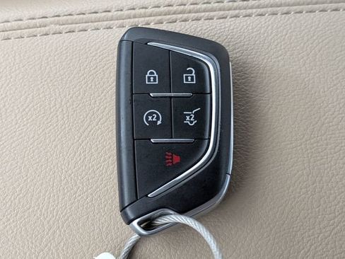 Used 2025 Cadillac XT4 Premium Luxury FWD image 27