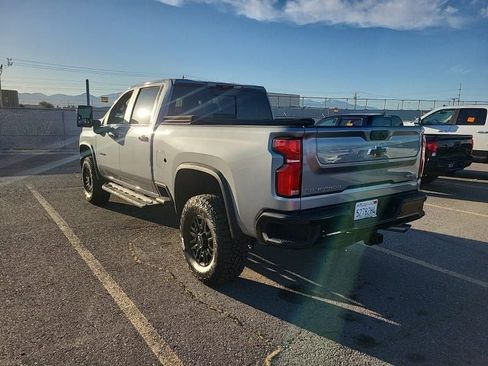 Used 2025 Chevrolet Silverado 2500 ZR2 w/ Technology Package AWD/4WD image 5