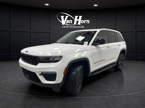 Used 2024 Jeep Grand Cherokee Limited w/ Luxury Tech Group II AWD/4WD image 3