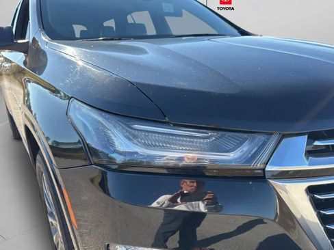 Used 2023 Chevrolet Traverse Premier image 40