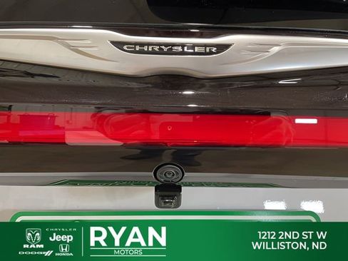 New 2026 Chrysler Pacifica Select AWD/4WD image 13