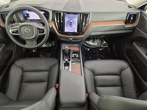 Certified 2024 Volvo XC60 T8 Plus w/ Protection Package Premier AWD/4WD image 7