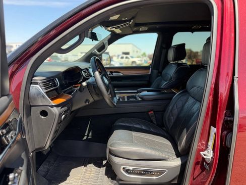 Used 2024 Jeep Grand Wagoneer L Series III AWD/4WD image 2