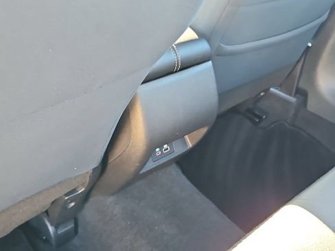 Used 2024 Nissan Altima 2.5 SV FWD image 12