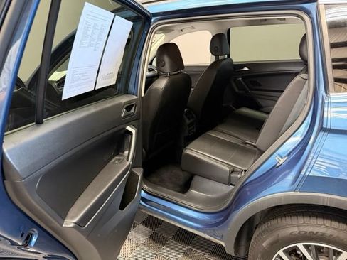 Used 2020 Volkswagen Tiguan SE w/ 3rd Row Seat Package AWD/4WD image 18