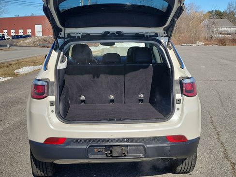 Used 2018 Jeep Compass Limited w/ Navigation Group image 17