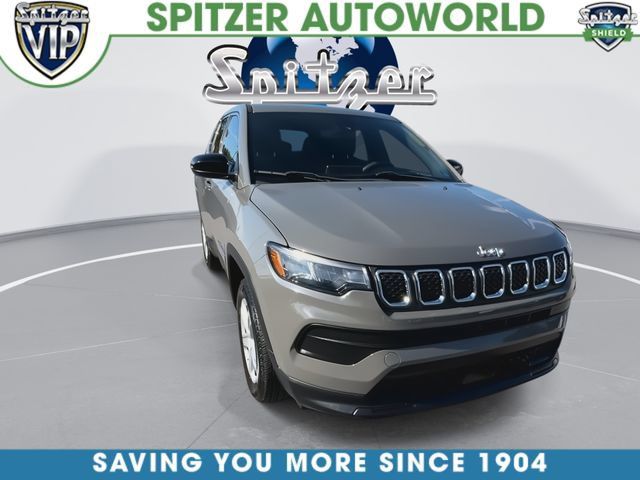 Used 2023 Jeep Compass Sport AWD/4WD image 3