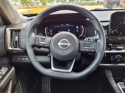 Used 2025 Nissan Pathfinder Platinum w/ Cargo Package FWD image 24