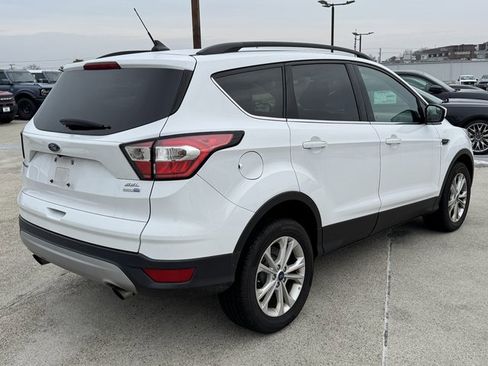Used 2018 Ford Escape SEL image 3