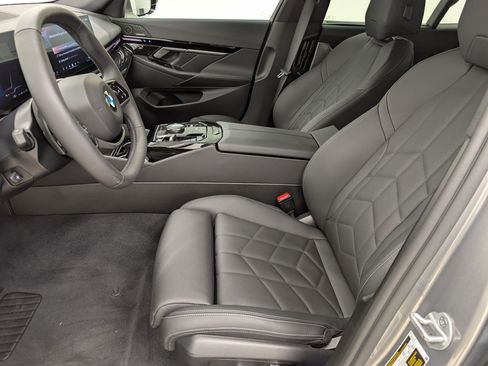 Certified 2026 BMW 530i w/ Premium Package image 5