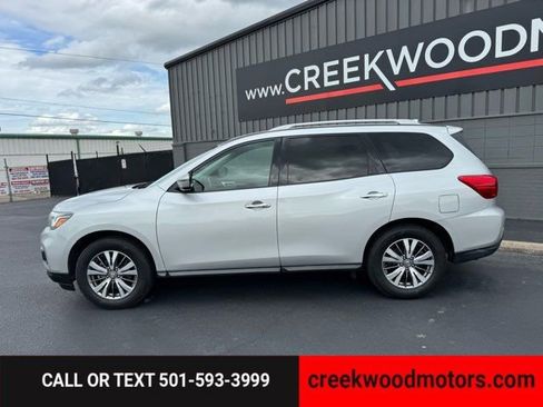 Used 2020 Nissan Pathfinder SV image 6