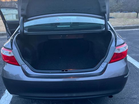 Used 2015 Toyota Camry LE image 11