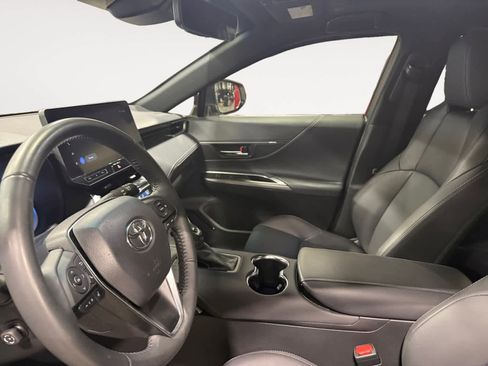 Used 2024 Toyota Venza Nightshade image 10