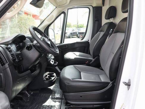 Used 2025 RAM ProMaster 3500 w/ Convenience Group image 19