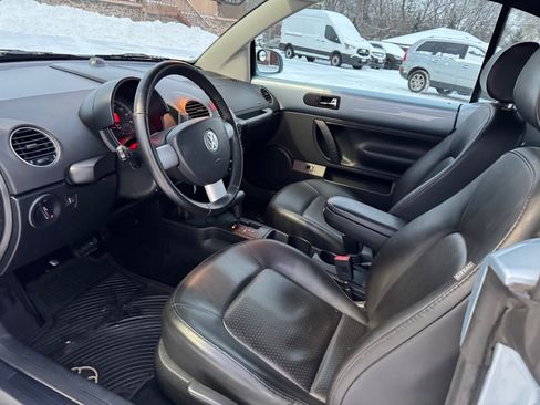 Used 2009 Volkswagen Beetle S image 15